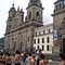 frente a la catedral