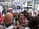 París 20.05.2006. Alrededor de 400 personas se dieron cita en la Plaza Georges Pompidu en París, Francia, para realizar la marcha anual del día del orgullo vegetariano. AnimaNaturalis estuvo ahí por primera vez, siendo la única organización de habla hispa