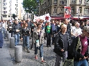 París 20.05.2006. Alrededor de 400 personas se dieron cita en la Plaza Georges Pompidu en París, Francia, para realizar la marcha anual del día del orgullo vegetariano. AnimaNaturalis estuvo ahí por primera vez, siendo la única organización de habla hispa
