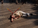 09.06.2006. El grupo ecologista AnimaNaturalis escenificó ayer en plena Canaletes la ejecución de un humano a banderillazos tal y como lo sufren los toros. Su objetivo es concienciar a los turistas para que no acudan a las corridas durante su estancia.