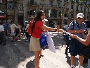 09.06.2006. El grupo ecologista AnimaNaturalis escenificó ayer en plena Canaletes la ejecución de un humano a banderillazos tal y como lo sufren los toros. Su objetivo es concienciar a los turistas para que no acudan a las corridas durante su estancia.