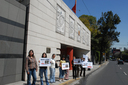 13.02.2007. México DF. Activistas de AnimaNaturalis sostuvieron carteles en contra de la explotación y el maltrato animal en China, con motivo de una protesta internacional organizada por la Anti-Fur Coalition.