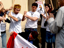 15.03.07 Barcelona. Activistas de AnimaNaturalis simularon apalear con garrotes al primer ministro de Canadá, en el Día Mundial contra la Caza de Focas.