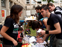 AnimaNaturalis estuvo presente en la Fiesta de los estudiantes de Bellas Artes de la U. de Barcelona, entregando folletos informativos y promocionando el vegetarianismo. 