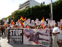 11.08.07. Cerca de un millar de personas acudieron a la primera manifestación en Málaga contra la tortura y las corridas de toros. AnimaNaturalis y otras organizaciones de toda España se adherieron a la protesta convocada por el CACMA.