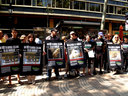 15.08.07 Activistas de AnimaNaturalis protestaron contra la venta de animales en Las Ramblas, y entregaron folletos informativos mientras reocogían firmas para presionar al Ayuntamiento de Barcelona.