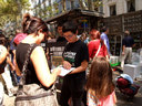 15.08.07 Activistas de AnimaNaturalis protestaron contra la venta de animales en Las Ramblas, y entregaron folletos informativos mientras reocogían firmas para presionar al Ayuntamiento de Barcelona. 