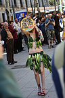 16.03.08 AnimaNaturalis celebró el Dia Mundial Sin Carne con activistas vestidas con vegetales y repartiendo comida vegetariana y folletos a ritmo de batucada, en pleno centro de Barcelona.