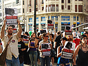 20.07.08 Un centenar de manifestantes se concentraron este domingo frente a la plaza de toros de Valencia para exigir el fin de este espect�culo. AnimaNaturalis estuvo presente junto a varias de las asociaciones convocantes. 