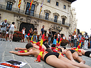 24.07.08 AnimaNaturalis realiz� una acci�n por la abolici�n de la tauromaquia frente al Ayuntamiento de Palma de Mallorca. 6 activistas simularon ser los toros que iban a morir esa misma noche en la plaza de toros de la ciudad.