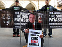12.03.09 Activistas de AnimaNaturalis enjaularon de manera simbólica al alcalde de Terrassa (Barcelona), Pere Navarro, por permitir la instalación en la ciudad de un circo italiano con animales.