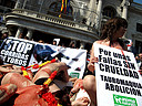 16.03.09 Activistas de AnimaNaturalis ha pedido hoy la abolición de la tauromaquia con la representación de una falla humana en Valencia con personas ensangrentadas y con banderillas clavadas, que representaban a toros muertos después de una corrida.