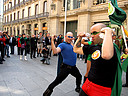 Superhéroes vegetarianos en el Día Mundial Sin Carne celebraron un carnaval callejero para reivindicar que una dieta sin carne mejora la salud y hacer reflexionar sobre el deterioro del planeta y los millones de animales que mueren cada año.