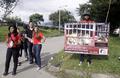 Activistas proderechos animales, acompañan a AnimaNaturalis a manifestar su rechazo al Circo Gigante de México presente en Envigado durante esta temporada.
Mediante un performance artístico, se invitó a la ciudadanía a no asistir al circo.
