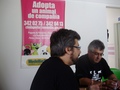 Francisco Vásquez Neira, cofundador de AnimaNaturalis hace un recorrido donde conoce las polÃticas de protección animal de MedellÃn y dicta charla sobre activismo práctico. MedellÃn, 2011