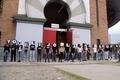 Cogidos de las manos y formando la frase “YO ELIJO LA NO CRUELDAD”, alusiva al Día Mundial de los Animales, cientos de activistas rodeaon por cuarta vez consecutiva a la Plaza de Toros la Macarena, símbolo de la tortura y crueldad con los animales en la c