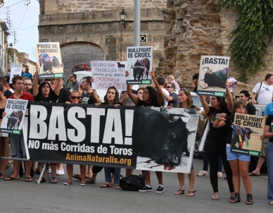 ¡Exitosa manifestación contra la tauromaquia en Alcudia! ¡Exitosa manifestación contra la tauromaquia en Alcudia!