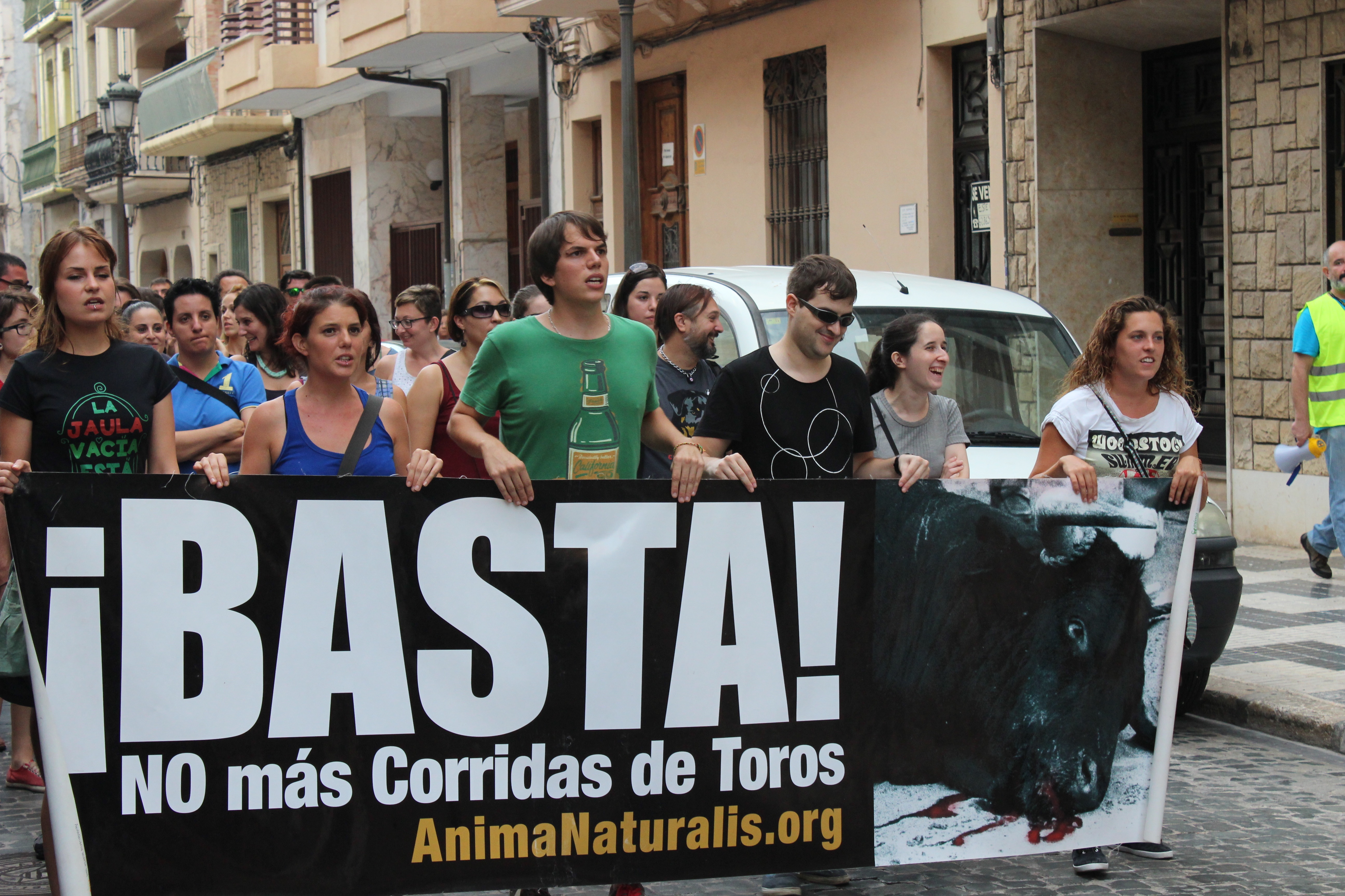 Protestamos contra las crueles becerradas de Algemesí Protestamos contra las crueles becerradas de Algemesí
