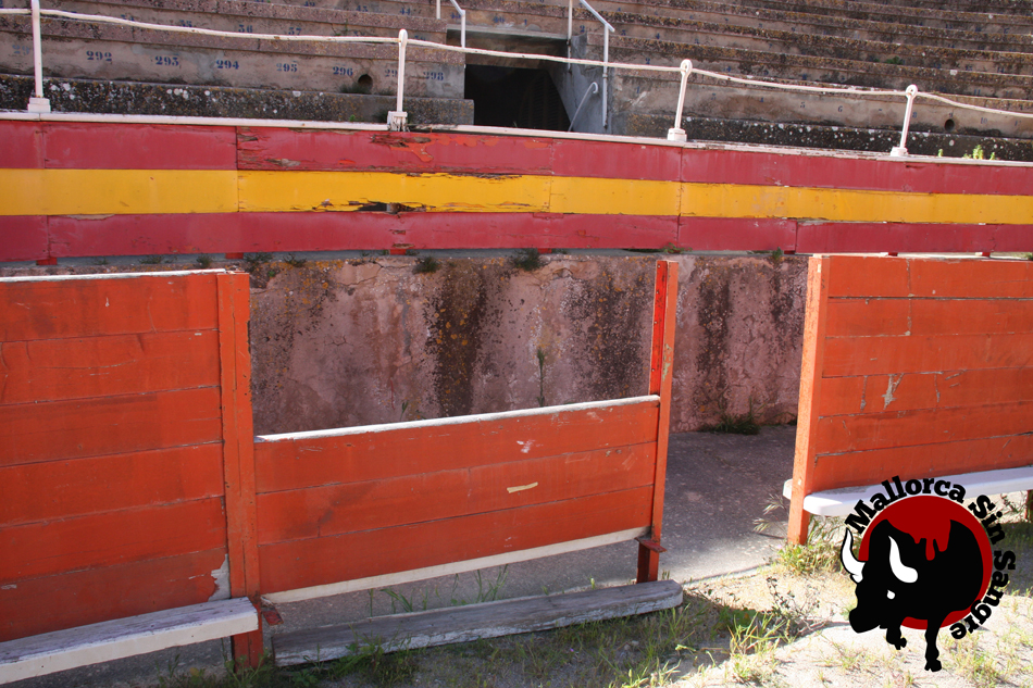 Mallorca Sense Sang denuncia el estado de la plaza de toros de Palma de Mallorca Mallorca Sense Sang denuncia el estado de la plaza de toros de Palma de Mallorca