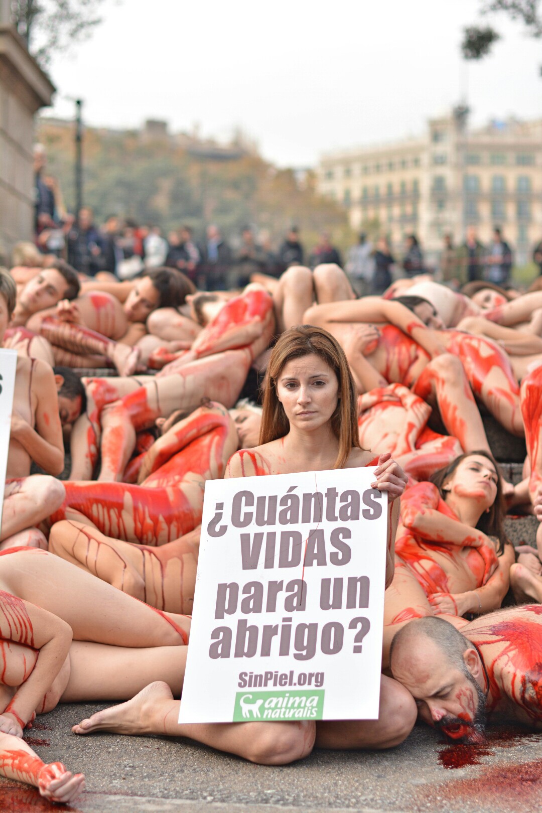 "Sientes que te están escuchando, que por un instante se darán cuenta que es necesario un cambio" "Sientes que te están escuchando, que por un instante se darán cuenta que es necesario un cambio"