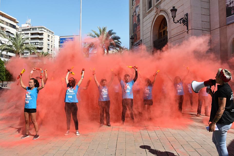 Una 'nube de sangre' contra las corridas de toros en Alicante Una 'nube de sangre' contra las corridas de toros en Alicante
