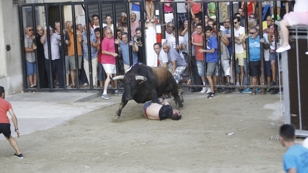 Borriana suspende sus 'bous al carrer' al quedarse sin ambulancias por la cantidad de heridos Borriana suspende sus 'bous al carrer' al quedarse sin ambulancias por la cantidad de heridos