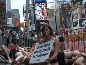 Protestan en Nueva York contra los toros de los Sanfermines