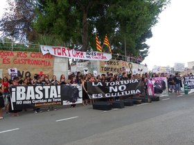 Unos 200 activistas realizan un funeral por la tauromaquia en Inca (Mallorca)
