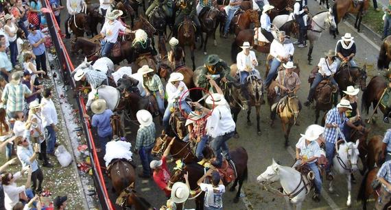 La cabalgata de la feria de las flores: el lunar negro para Medellín La cabalgata de la feria de las flores: el lunar negro para Medellín