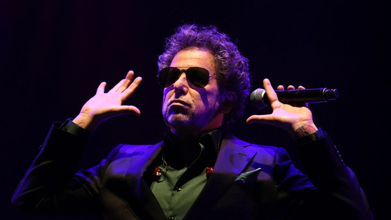 Público de Cali cancela a Andrés Calamaro por su defensa de la tauromaquia