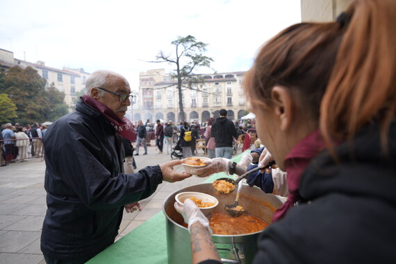 We served 300 portions of 100% Vegan Riojan-Style stew during Logroño's San Mateo Festival